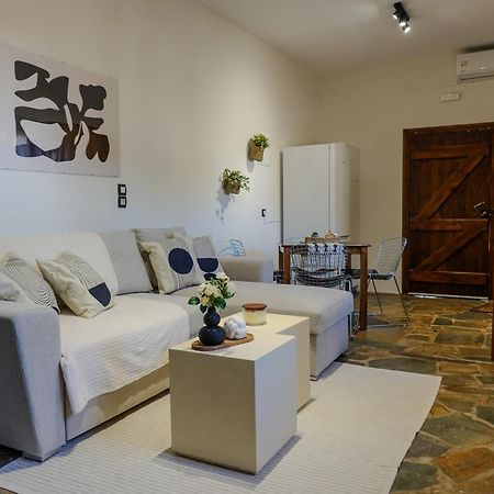 Almond Home Livadia  Luaran gambar