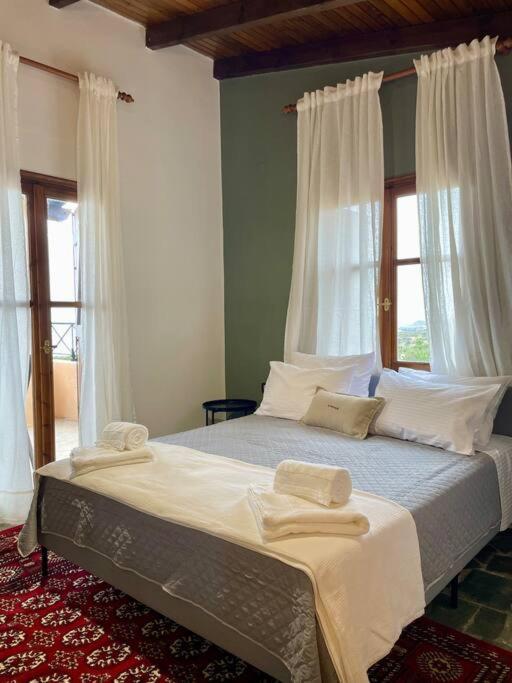 Almond Home Livadia  Luaran gambar