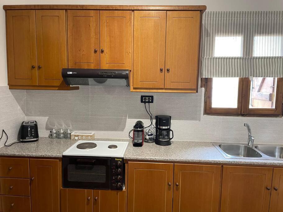 Almond Home Livadia  Luaran gambar