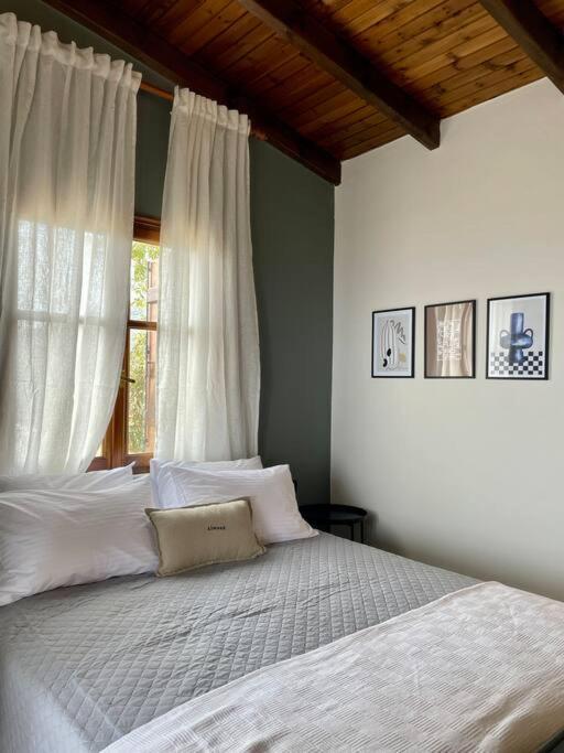 Almond Home Livadia  Luaran gambar