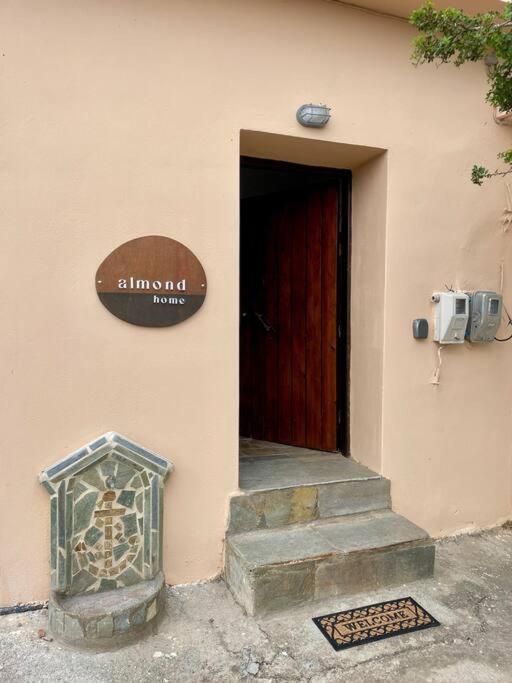 Almond Home Livadia  Luaran gambar